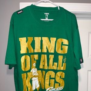 LeBron James T-shirt GREEN/GOLD Cavaliers Medium. King Of All Kings UNK